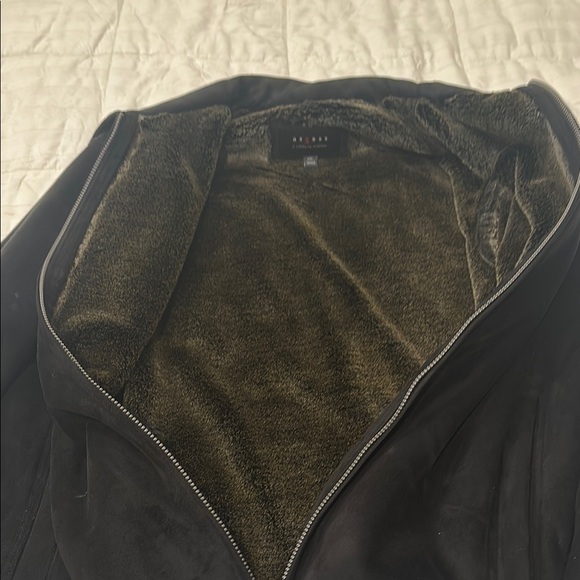 Axcess Black Performance Jacket - Picture 3 of 4